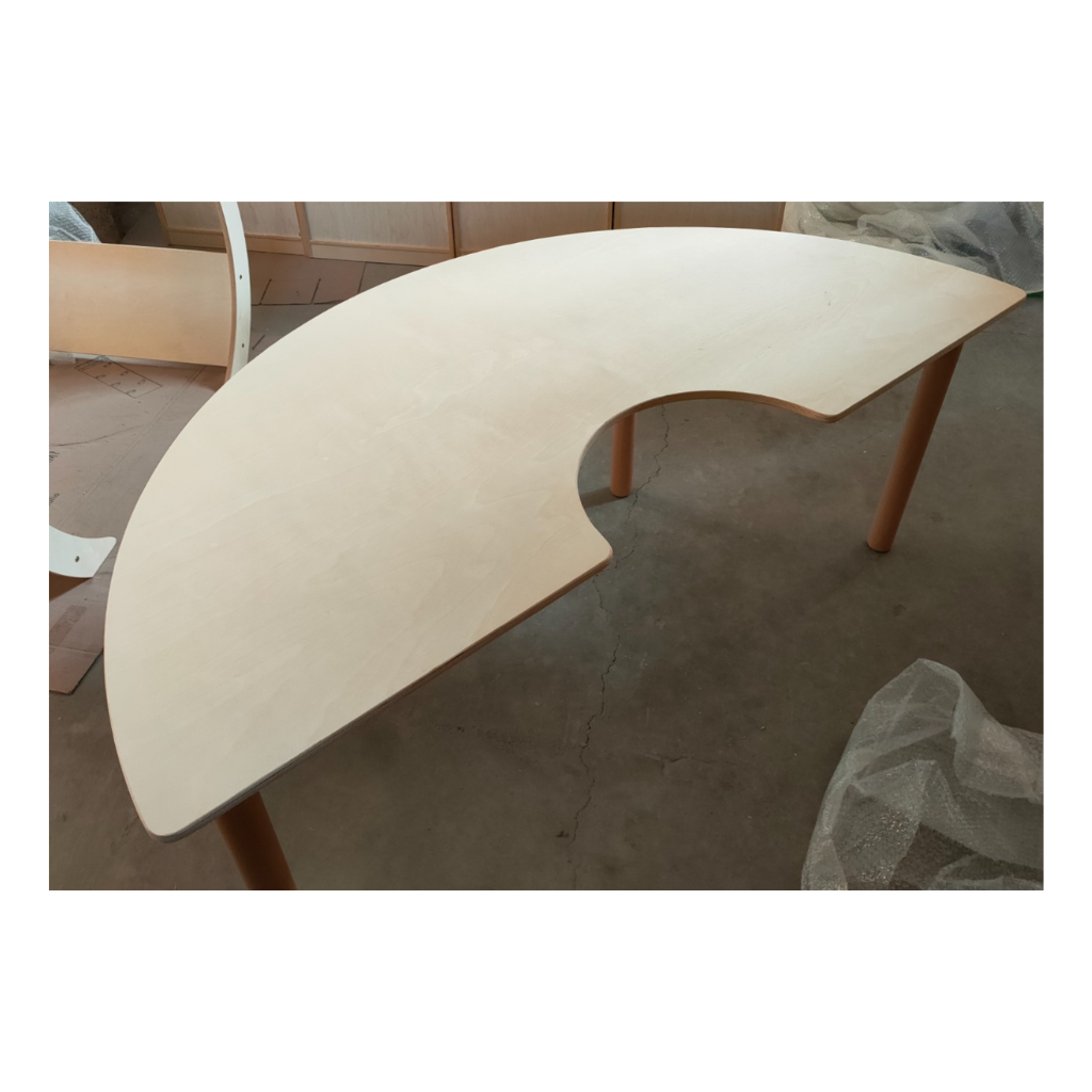 U-Shape Educator Interaction Table