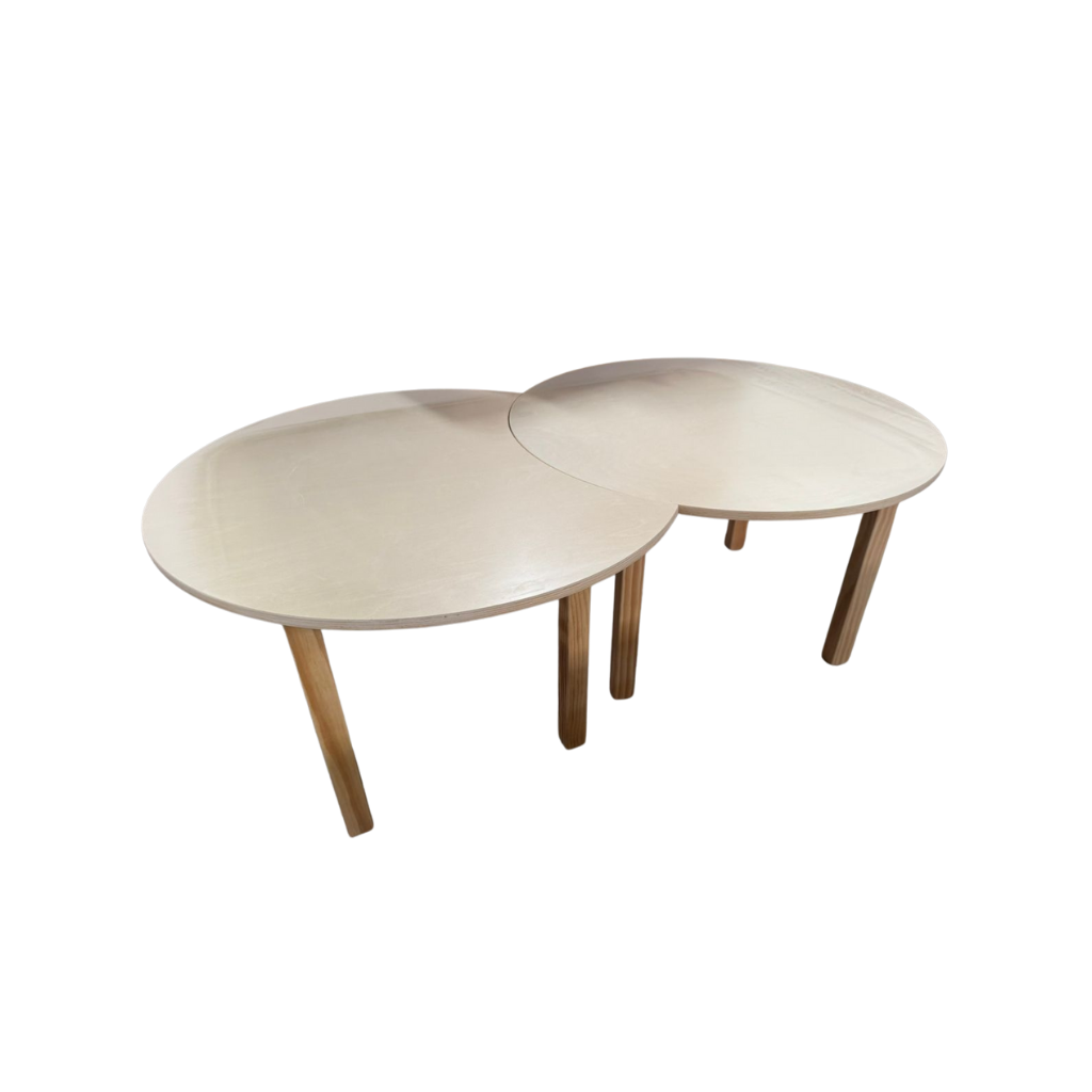 Linked / interlocking table set