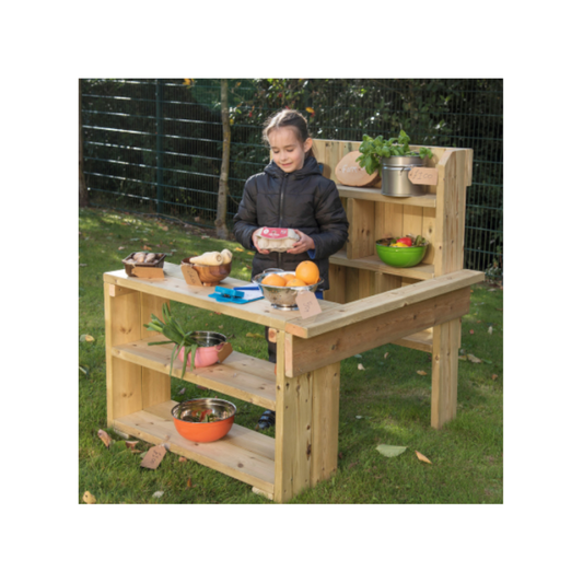 Outdoor Farmers’ Market Stand